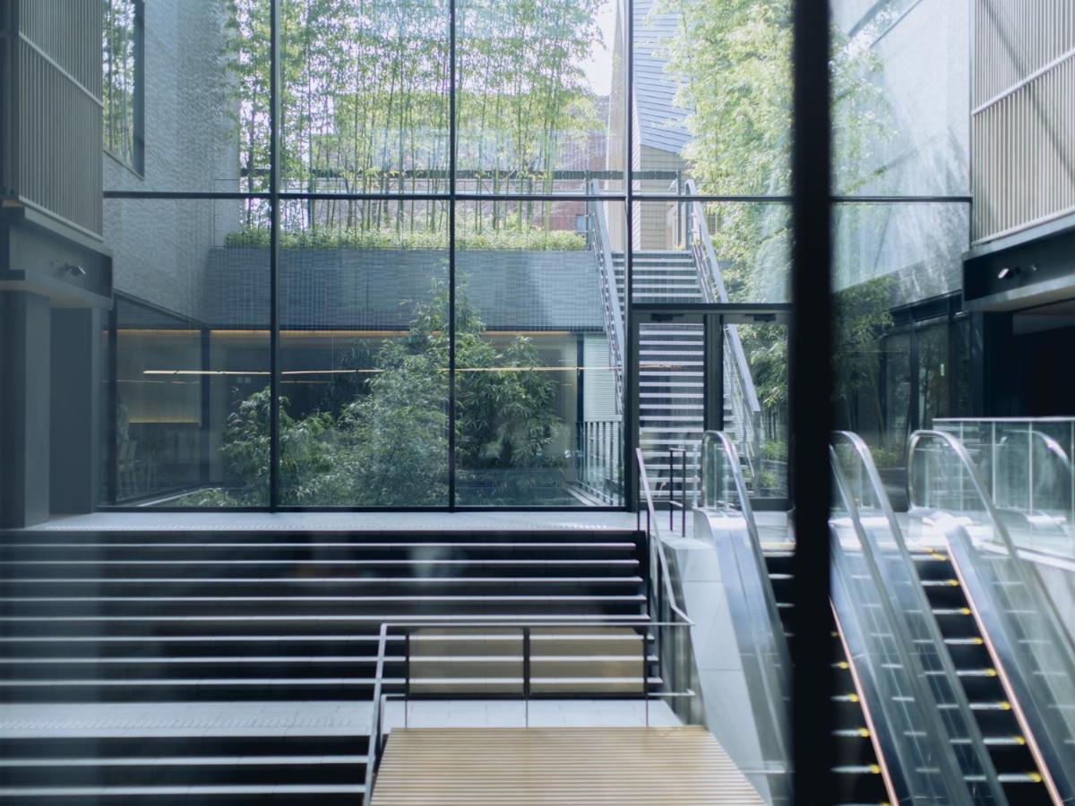 The Thousand Kyoto Dış mekan fotoğraf Interior of the Sainsbury Centre for Visual Arts